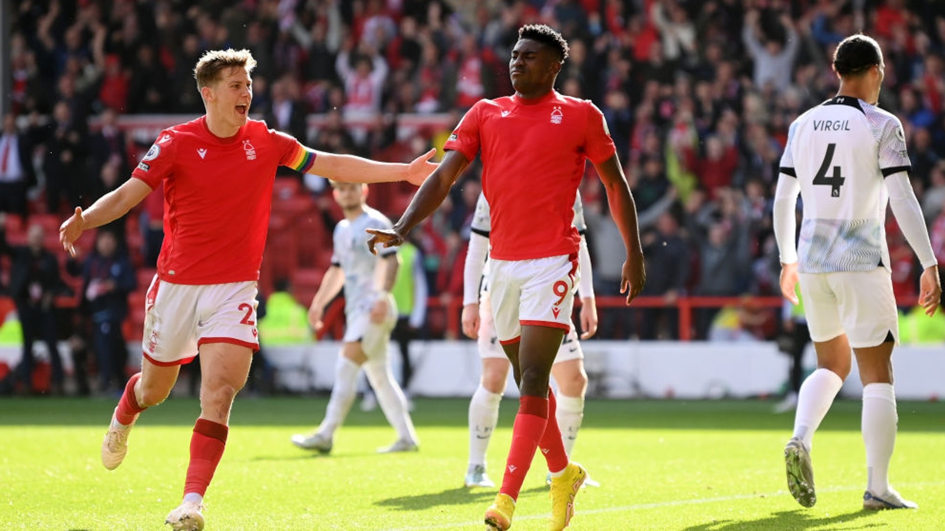 的背后便是 的背后便是